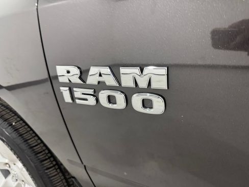 Used 2015 RAM 1500 Express RWD image 31