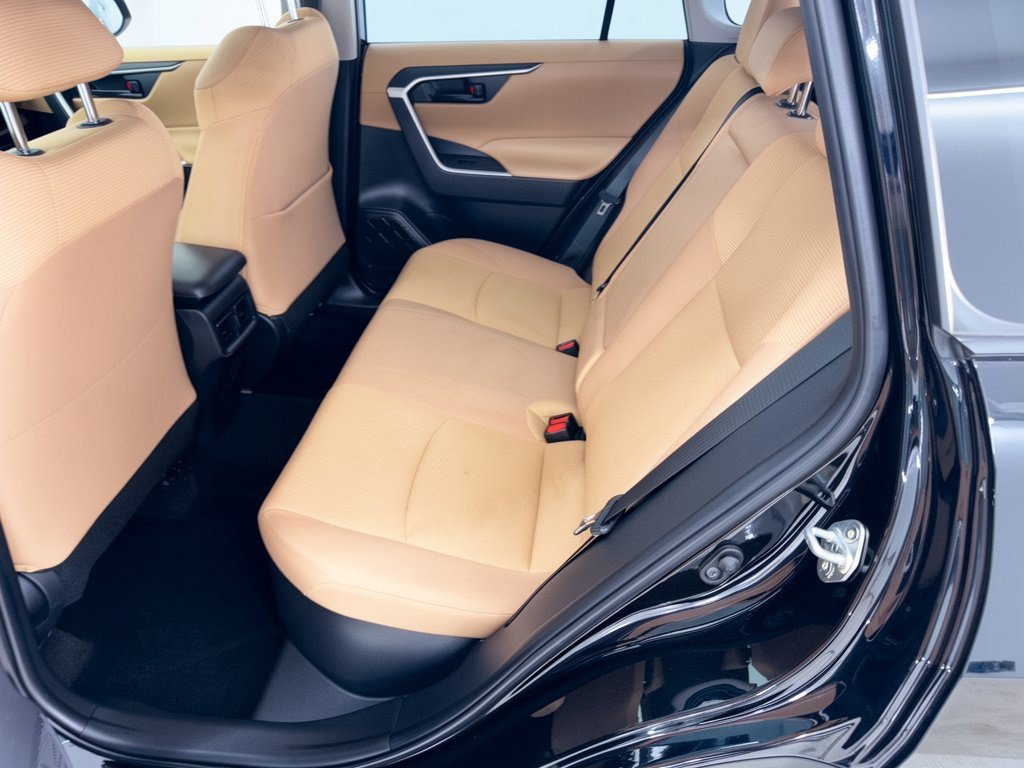 Certified 2025 Toyota RAV4 LE AWD/4WD image 25