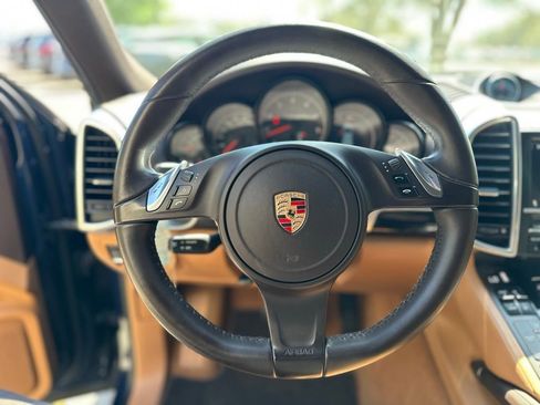 Used 2013 Porsche Cayenne image 16