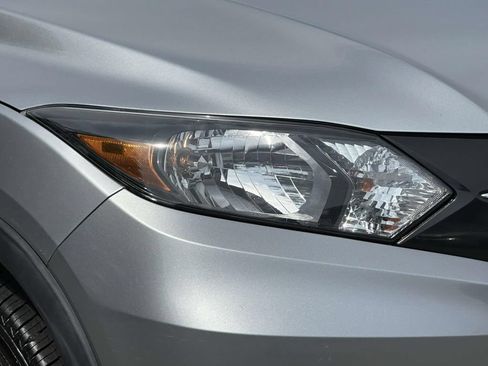 Used 2017 Honda HR-V LX image 7