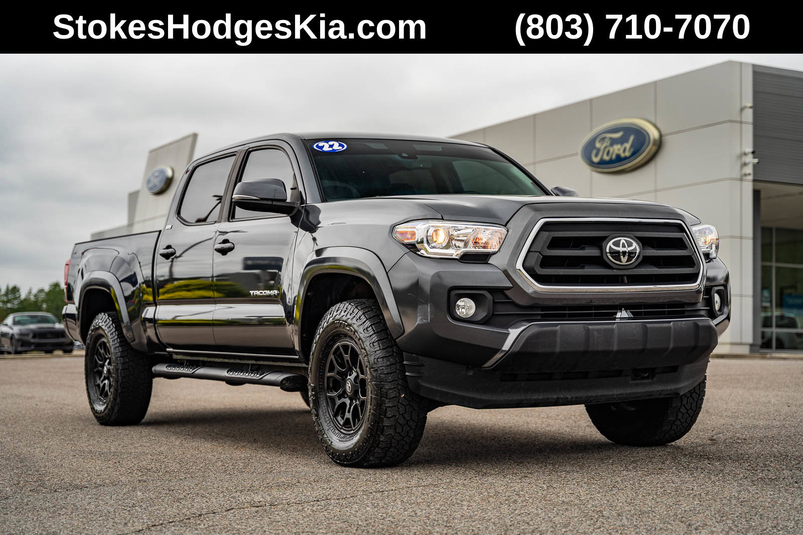Used 2022 Toyota Tacoma SR5 w/ Technology Package RWD image 1