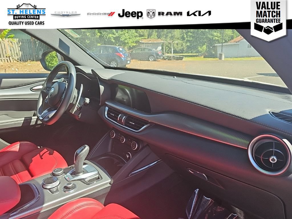 Used 2024 Alfa Romeo Stelvio Veloce AWD/4WD image 25