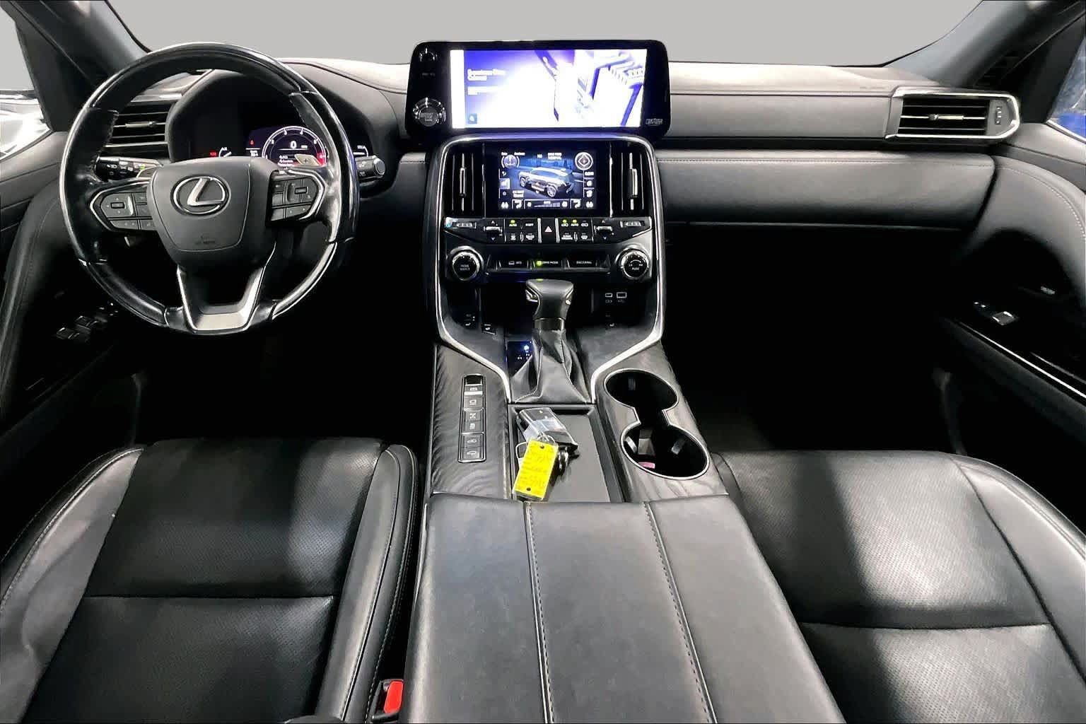 Used 2022 Lexus LX 600 4WD w/ Luxury Package image 14