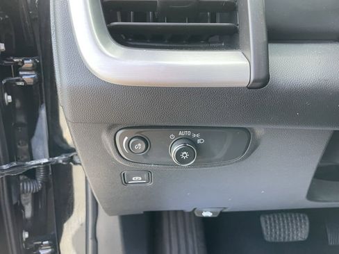 Used 2022 GMC Terrain SLE w/ Driver Convenience Package image 10