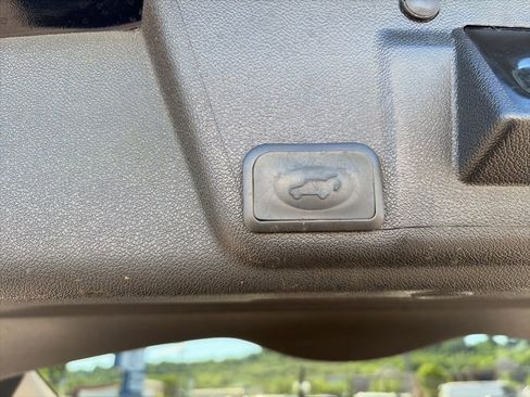 Used 2017 Buick Enclave Leather FWD image 33