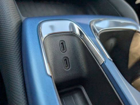 New 2026 Chevrolet Equinox EV LT image 21