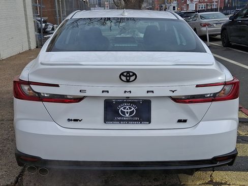 Used 2025 Toyota Camry SE w/ Convenience Package image 5