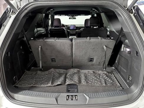 Used 2020 Ford Explorer XLT w/ Equipment Group 202A image 29