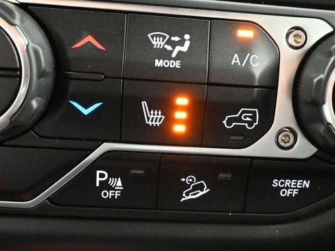 Used 2020 Jeep Wrangler Unlimited Rubicon AWD/4WD image 15