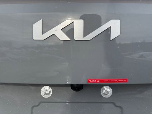 New 2026 Kia Carnival EX image 17