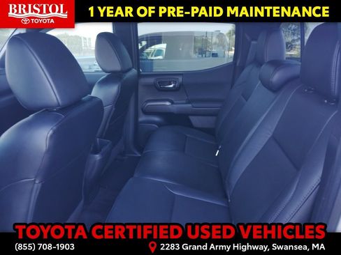 Used 2021 Toyota Tacoma TRD Sport w/ TRD Premium Sport Package AWD/4WD image 7