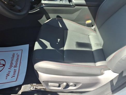 Used 2025 Toyota Prius Plug-In Hybrid FWD image 13