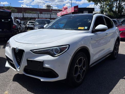 Used 2022 Alfa Romeo Stelvio Ti image 1