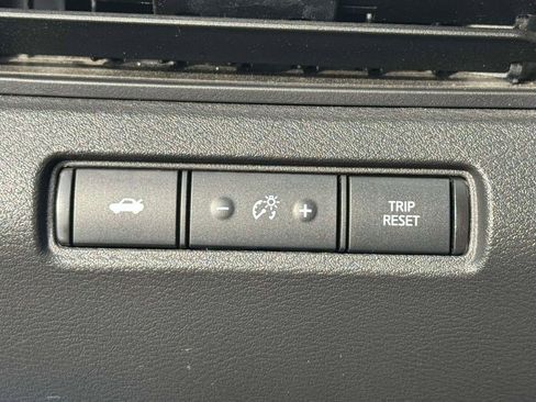 Used 2025 Nissan Altima 2.5 SV FWD image 19