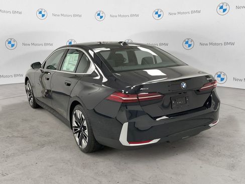 New 2026 BMW 530i xDrive image 2