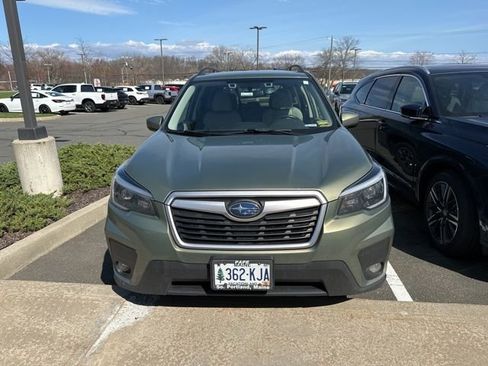 Used 2021 Subaru Forester Premium image 2