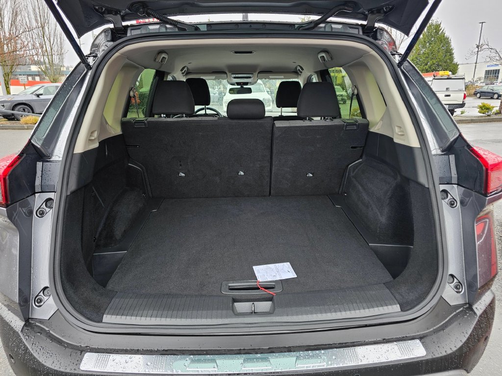 Used 2023 Nissan Rogue SV AWD/4WD image 11