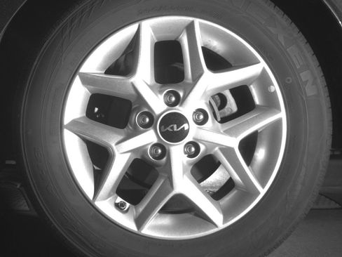 Used 2025 Kia Soul LX w/ LX Technology Package FWD image 16