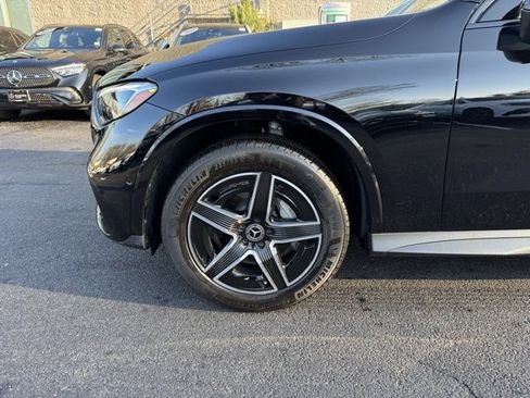Used 2025 Mercedes-Benz GLC 300 4MATIC image 9