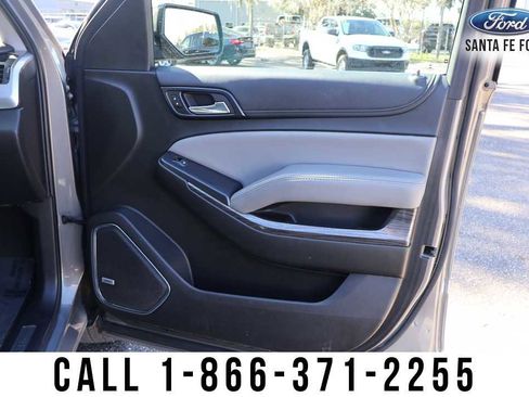 Used 2018 Chevrolet Suburban LT image 27