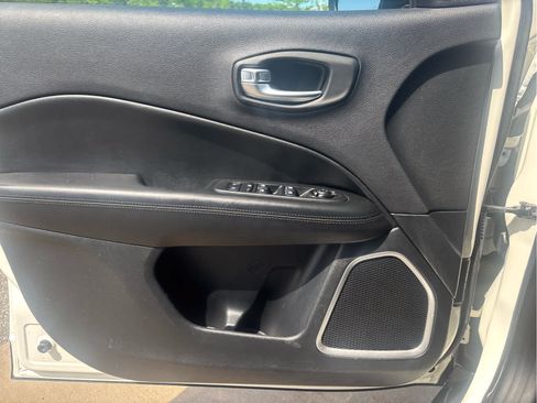 Used 2019 Jeep Compass Latitude AWD/4WD image 19