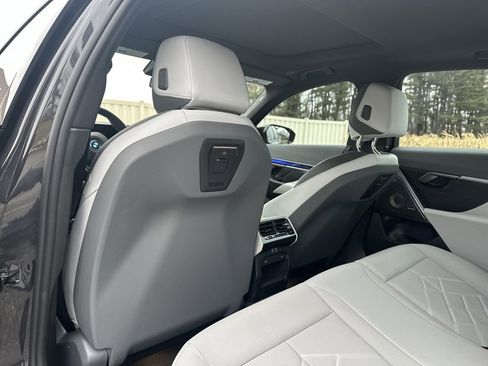 Certified 2024 BMW i5 M60 w/ Premium Package image 23