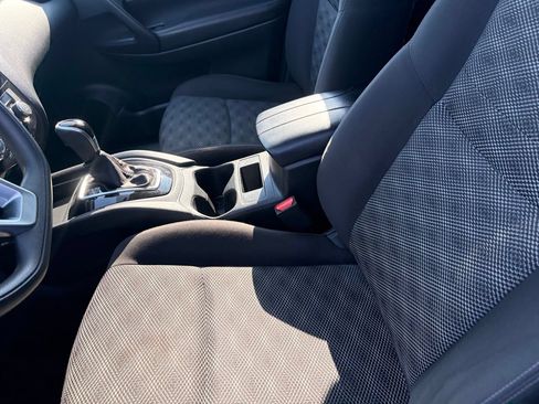 Used 2017 Nissan Rogue Sport SV FWD image 16