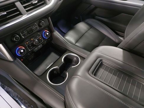 Used 2022 Chevrolet Tahoe LT w/ Luxury Package image 27