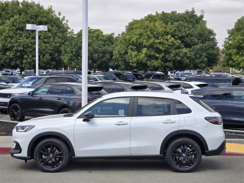 New 2026 Honda HR-V Sport image 7