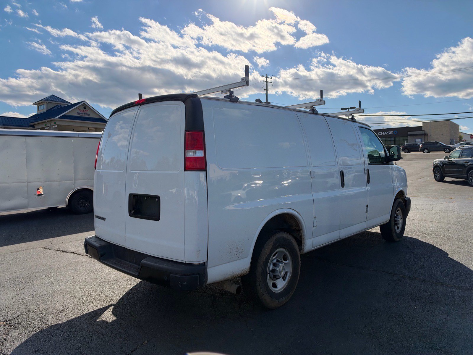 Used 2021 Chevrolet Express 2500 w/ Driver Convenience Package RWD image 5