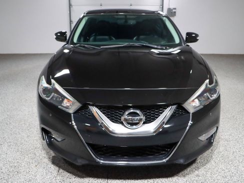Used 2017 Nissan Maxima SR w/ Midnight Edition image 4