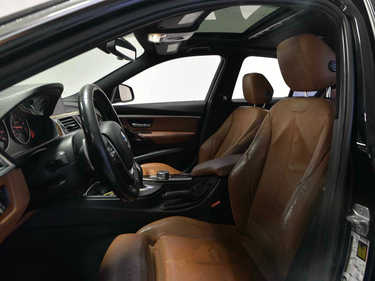 Used 2017 BMW 330i Sedan RWD image 9