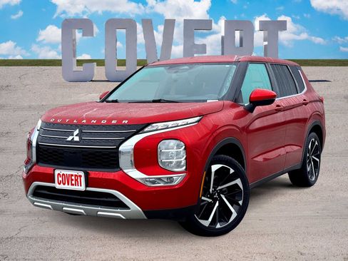 Used 2022 Mitsubishi Outlander SE image 1