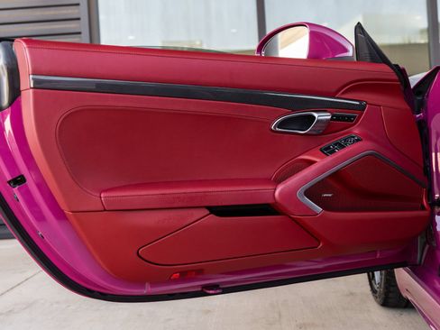 Certified 2024 Porsche 718 Cayman S RWD image 22