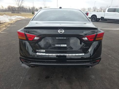 Used 2022 Nissan Altima 2.5 SR w/ Midnight Edition Package image 7