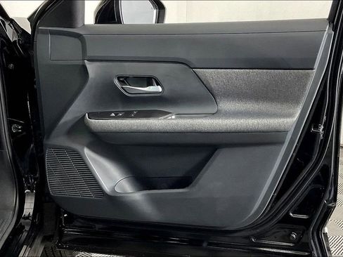 New 2026 Nissan Kicks SV w/ SV Premium Package image 24