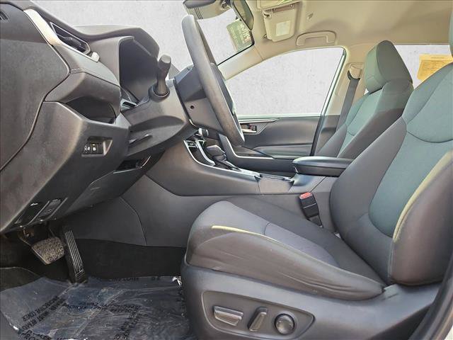 Used 2025 Toyota RAV4 XLE FWD image 15