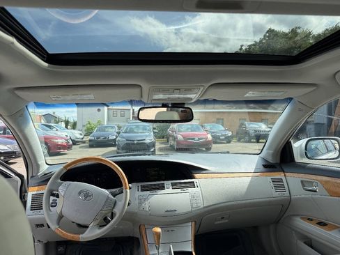 Used 2006 Toyota Avalon Limited FWD image 11