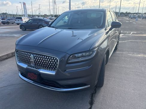 Used 2021 Lincoln Nautilus Reserve AWD/4WD image 3