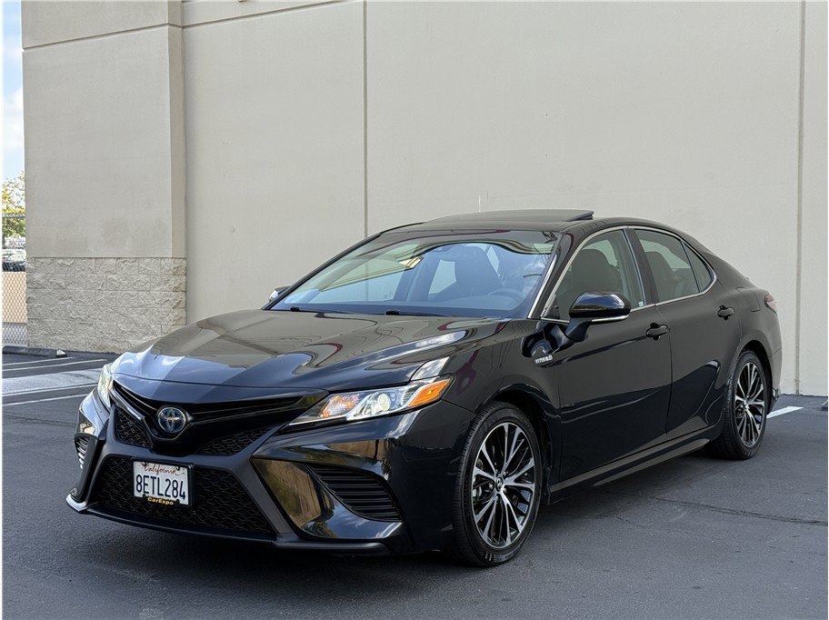 Used 2018 Toyota Camry SE w/ Audio Package FWD image 1