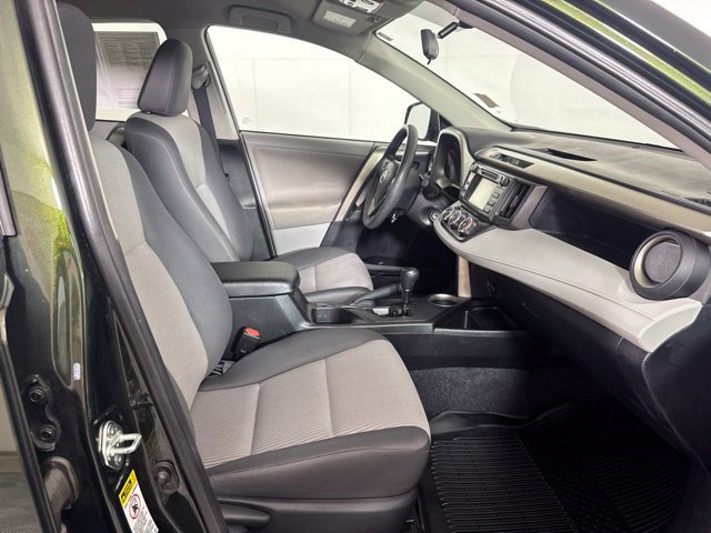 Used 2013 Toyota RAV4 LE AWD/4WD image 4