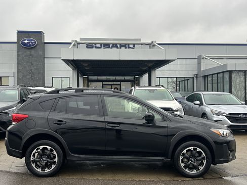 Used 2023 Subaru Crosstrek 2.0i Premium image 8