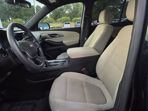 Used 2023 Chevrolet Traverse LS w/ Safety Package FWD image 11