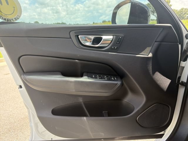 Used 2024 Volvo XC60 B5 Plus AWD/4WD image 37
