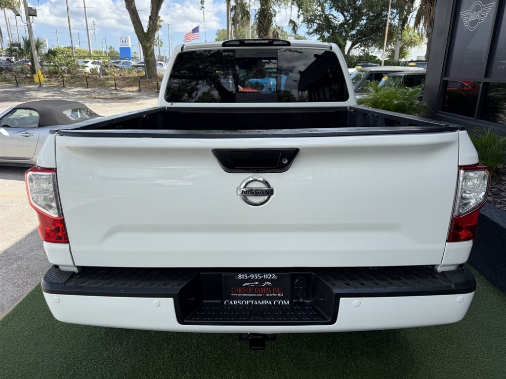 Used 2018 Nissan Titan SV w/ SV Convenience Package AWD/4WD image 5