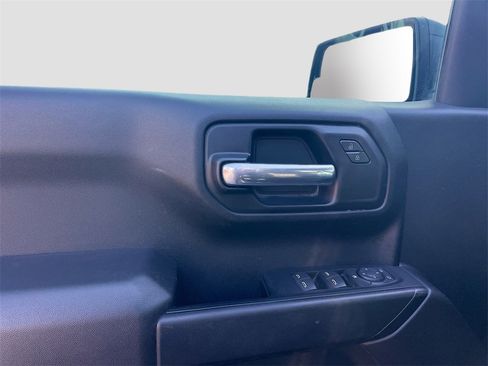 Used 2025 Chevrolet Silverado 1500 Custom image 9