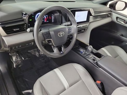 Used 2025 Toyota Camry SE FWD image 18