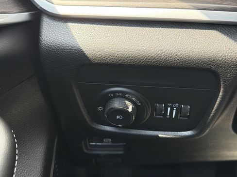 New 2026 Jeep Grand Cherokee Limited image 14