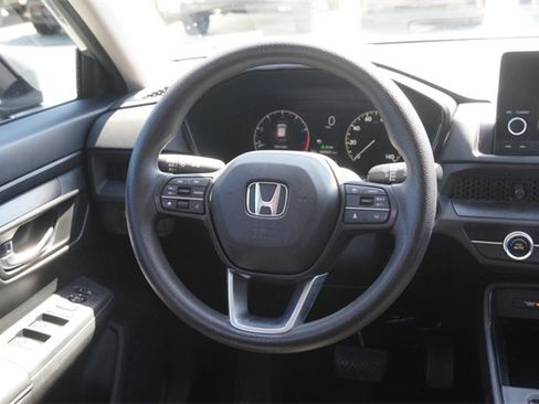 Used 2024 Honda CR-V LX image 15