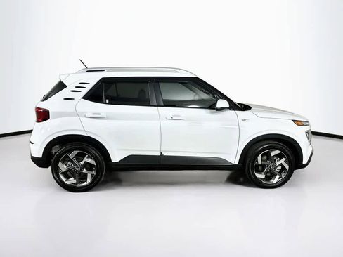 Used 2026 Hyundai Venue SEL FWD image 24